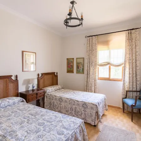 Cortijo Manoteras Villa *